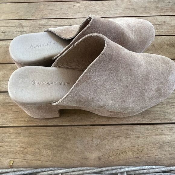 Chocolat Blu Ginette Tan Suede Clogs 8 - Picture 3 of 8